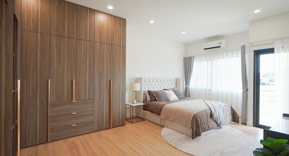 Villa zum Kauf mit 4 Zimmer in Bang Lamung, Chonburi