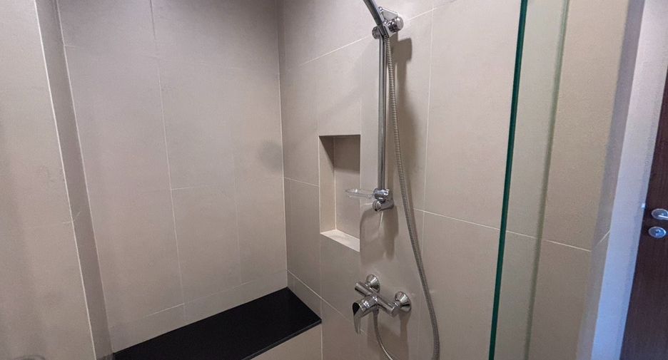 For sale 1 bed condo in Klaeng, Rayong