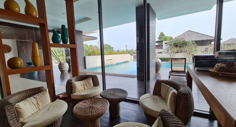 For sale 1 bed condo in Klaeng, Rayong