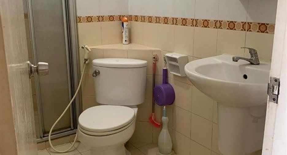 For sale 2 bedrooms condo in Bang Kapi, Bangkok