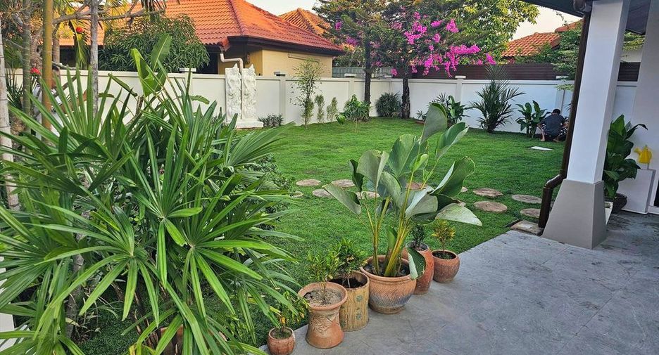 For rent and for sale 4 bedrooms villa in Huay Yai, Pattaya