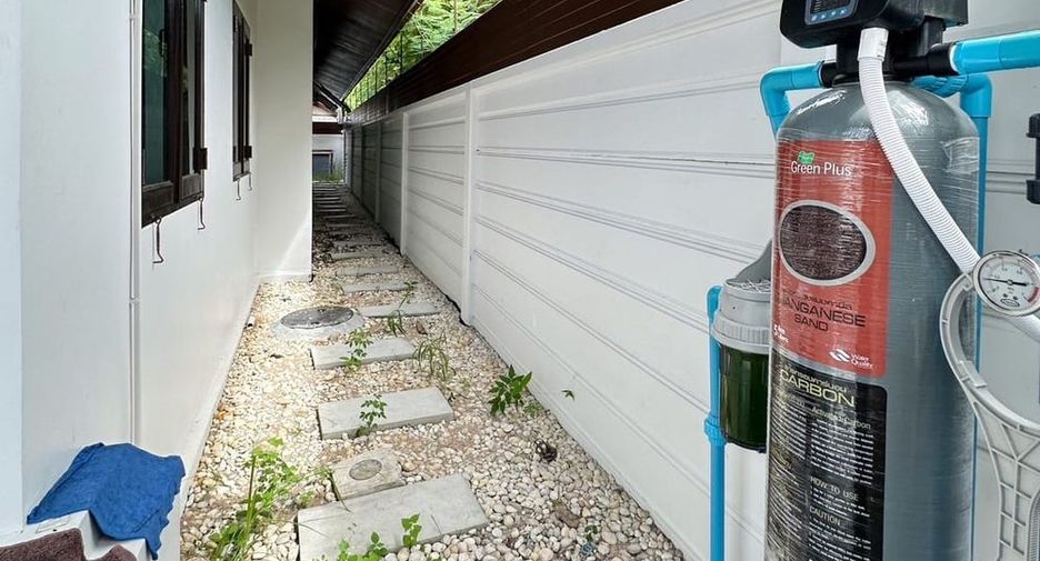 For rent and for sale 4 bedrooms villa in Huay Yai, Pattaya