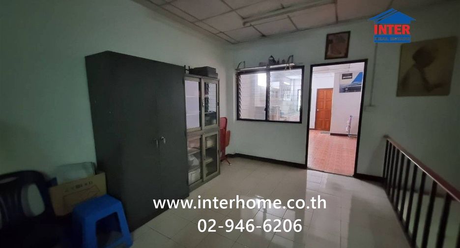 ขาย 4 ห้องนอน พื้นที่ค้าปลีก ใน บางกะปิ, กรุงเทพฯ