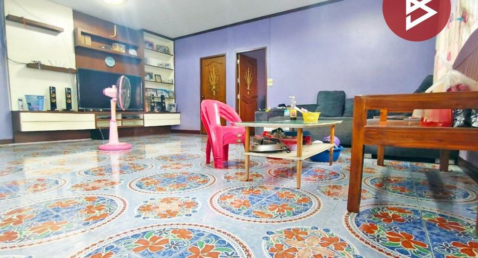 Apartamento en venta de 15 habitaciones en Si Racha, Chonburi