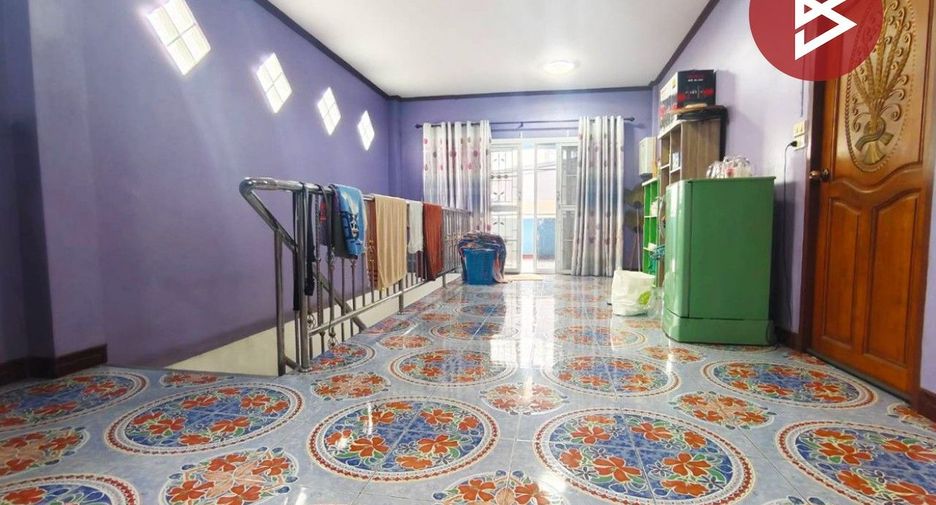 Apartamento en venta de 15 habitaciones en Si Racha, Chonburi