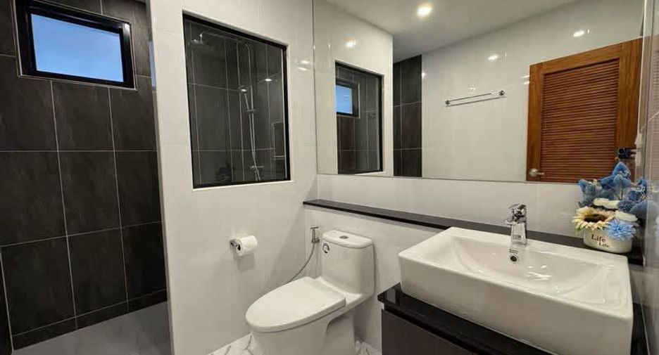 À louer 4 chambres maison à Jomtien, Pattaya