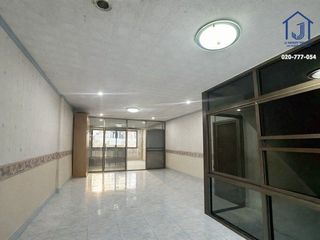Local comercial en venta de 2 habitaciones en Khan Na Yao, Bangkok