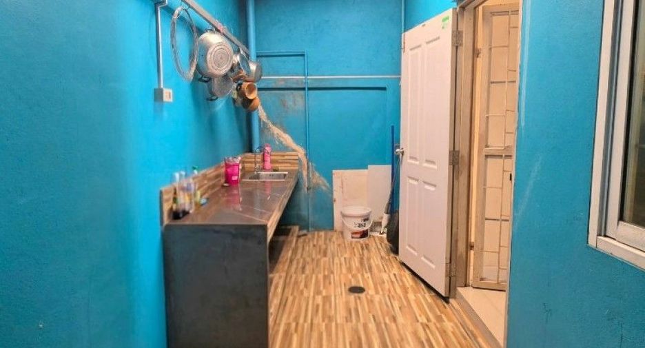 Reihenhaus zum Kauf mit 2 Zimmer in Si Racha, Chonburi