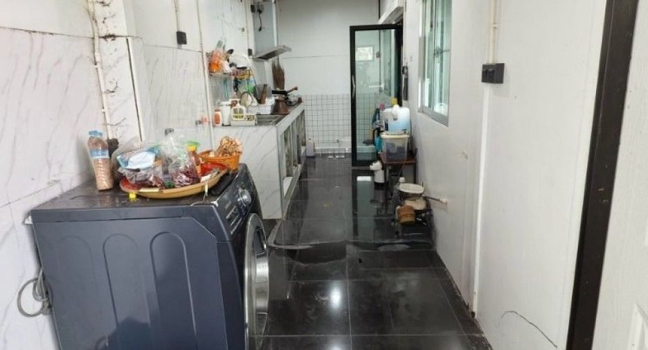 Продажа 4 спальни таунхаус в Банг Кхае, Бангкок