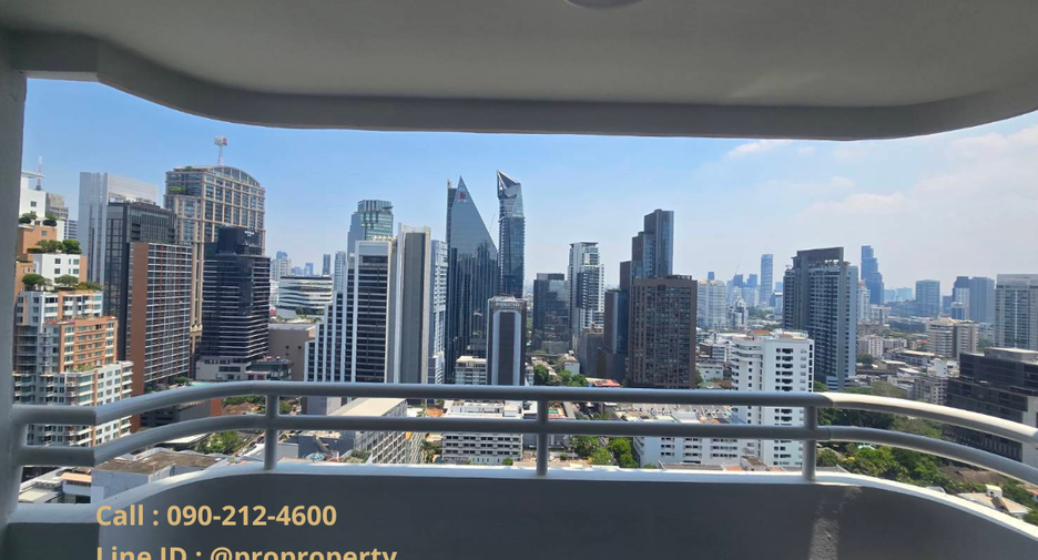 For sale 3 bedrooms condo in Khlong Toei, Bangkok