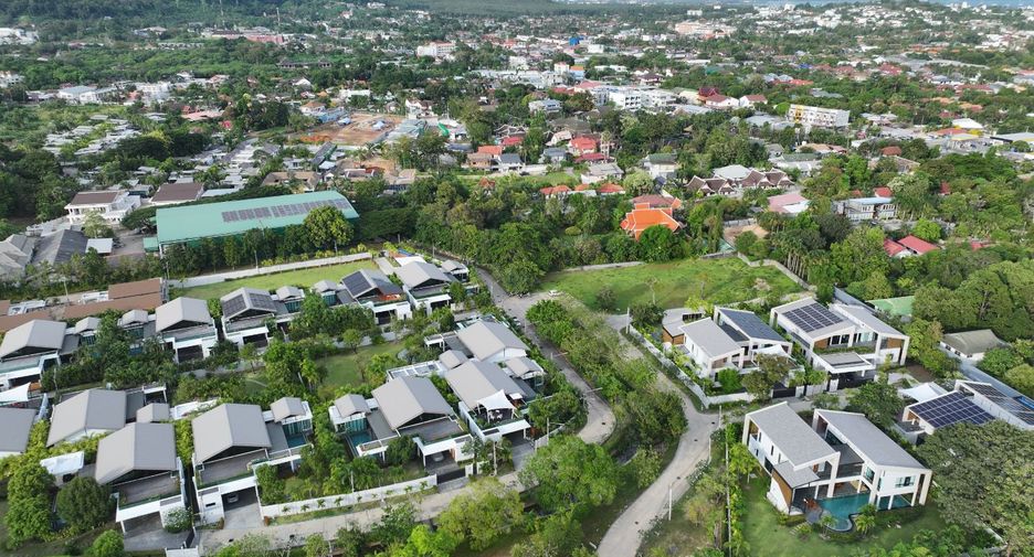 Villa zum Kauf mit 4 Zimmer in Mueang Phuket, Phuket