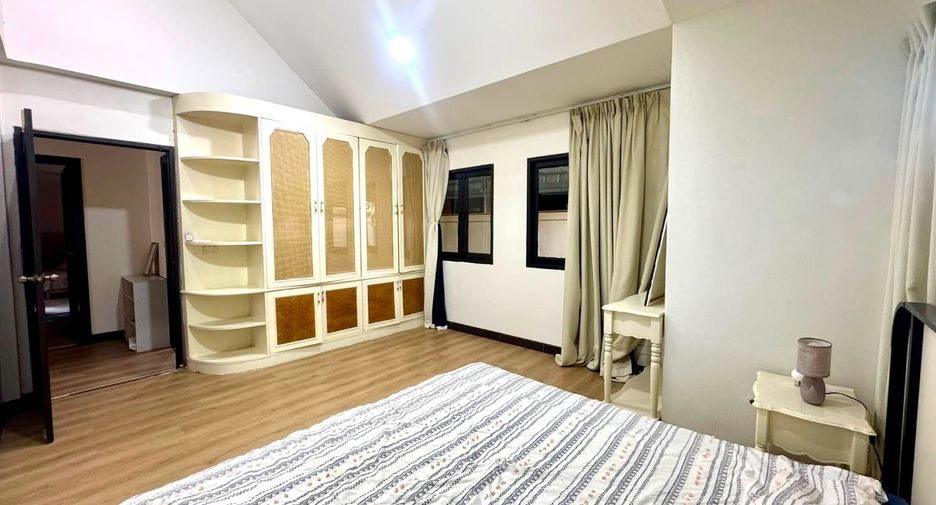 À louer 3 chambres maison à Huay Yai, Pattaya