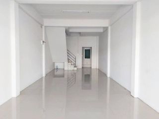 Продажа 3 спальни торговое помещение в Mueang Samut Prakan, Самутпракан