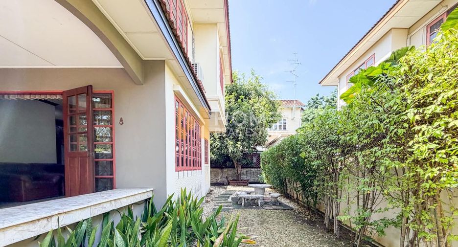 For sale 4 bedrooms house in Bang Khae, Bangkok