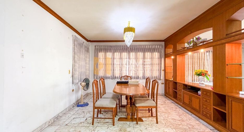 For sale 4 bedrooms house in Bang Khae, Bangkok