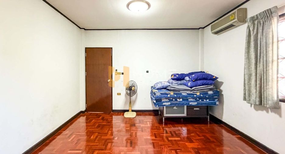 For sale 4 bedrooms house in Bang Khae, Bangkok