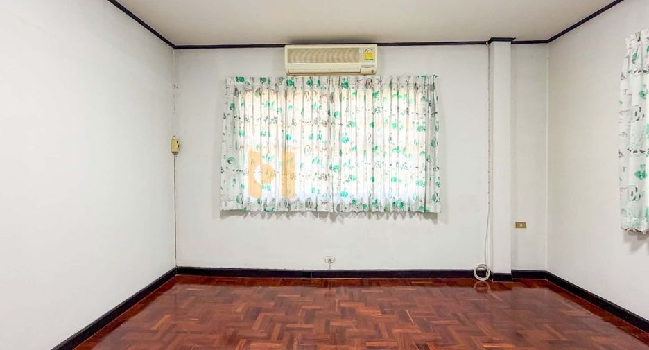 For sale 4 bedrooms house in Bang Khae, Bangkok