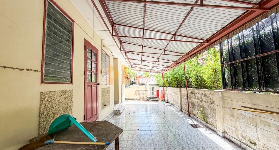 For sale 4 bedrooms house in Bang Khae, Bangkok
