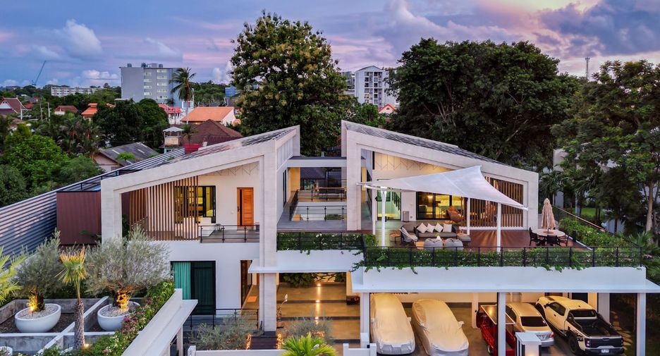 Villa zum Kauf mit 4 Zimmer in Mueang Phuket, Phuket