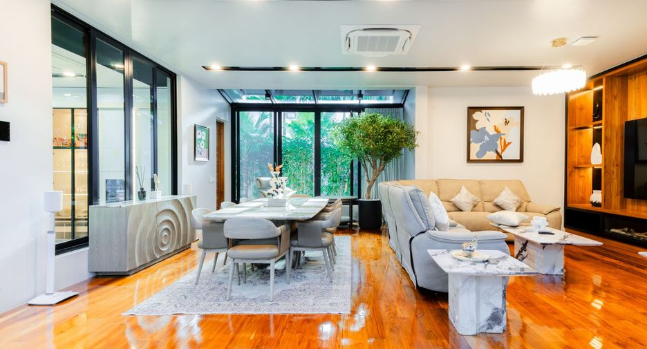 Villa zum Kauf mit 4 Zimmer in Mueang Phuket, Phuket