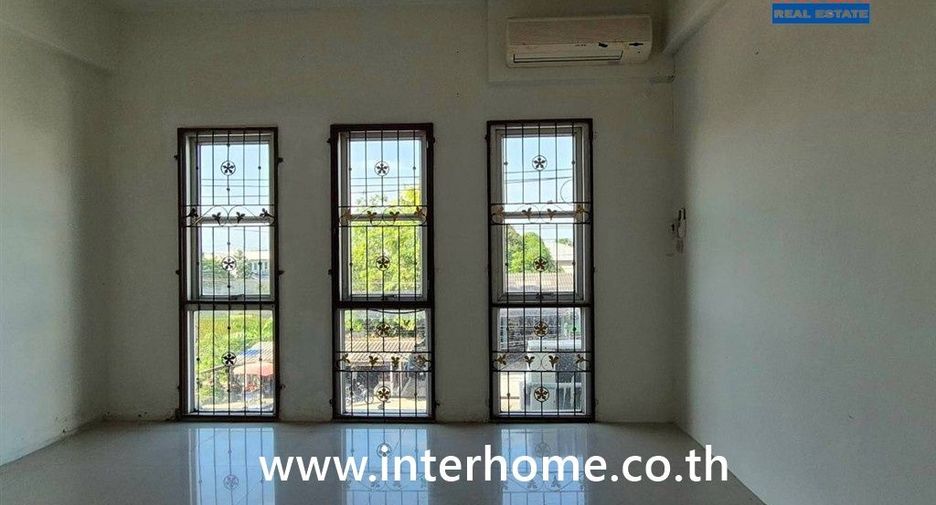 Gewerbefläche zum Kauf mit 2 Zimmer in Bang Bua Thong, Nonthaburi