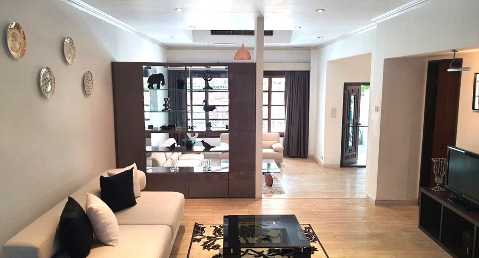 For rent 3 ベッドルーム condo in Khlong Toei, Bangkok