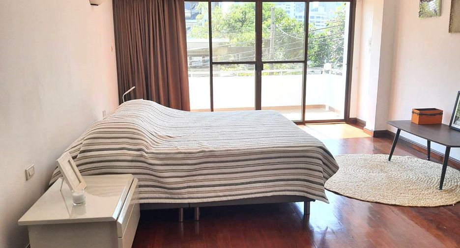 For rent 3 ベッドルーム condo in Khlong Toei, Bangkok