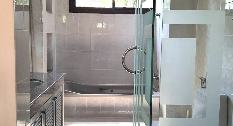For rent 3 ベッドルーム condo in Khlong Toei, Bangkok