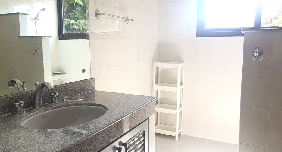 For rent 3 ベッドルーム condo in Khlong Toei, Bangkok