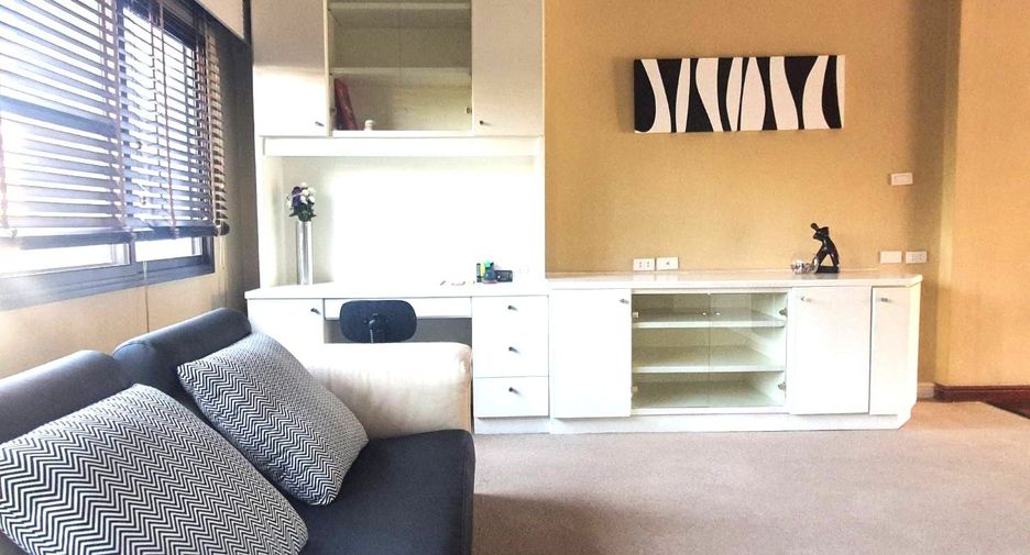 For rent 3 ベッドルーム condo in Khlong Toei, Bangkok
