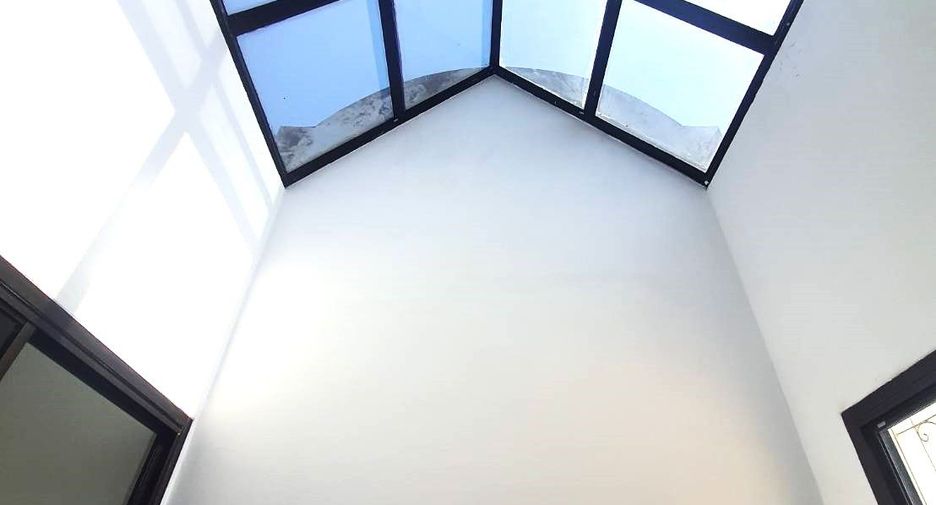 For rent 3 ベッドルーム condo in Khlong Toei, Bangkok