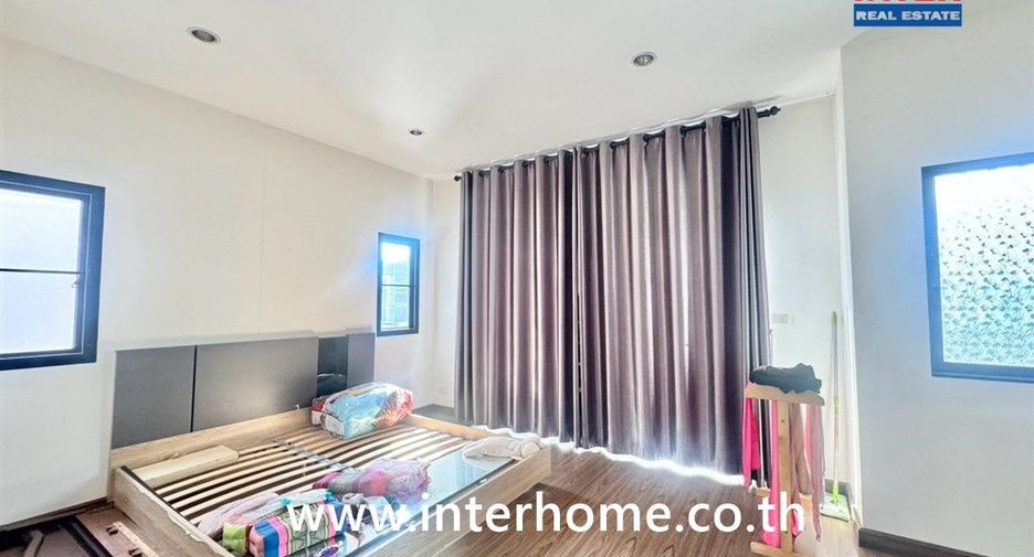 For sale 3 bedrooms house in Sam Phran, Nakhon Pathom