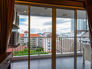 Apartamento en alquiler de 2 habitaciones en Bang Lamung, Chonburi