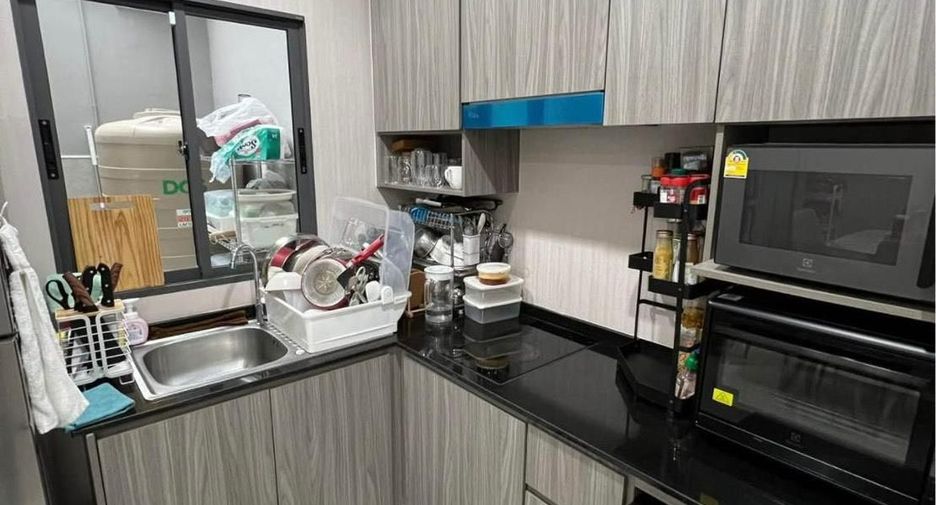 Аренда 3 спальни таунхаус в Пращет, Бангкок