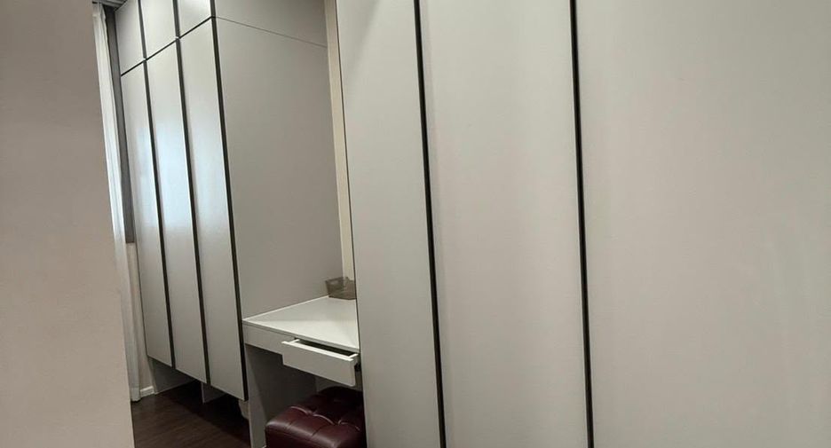 For rent 3 bedrooms condo in Bang Na, Bangkok