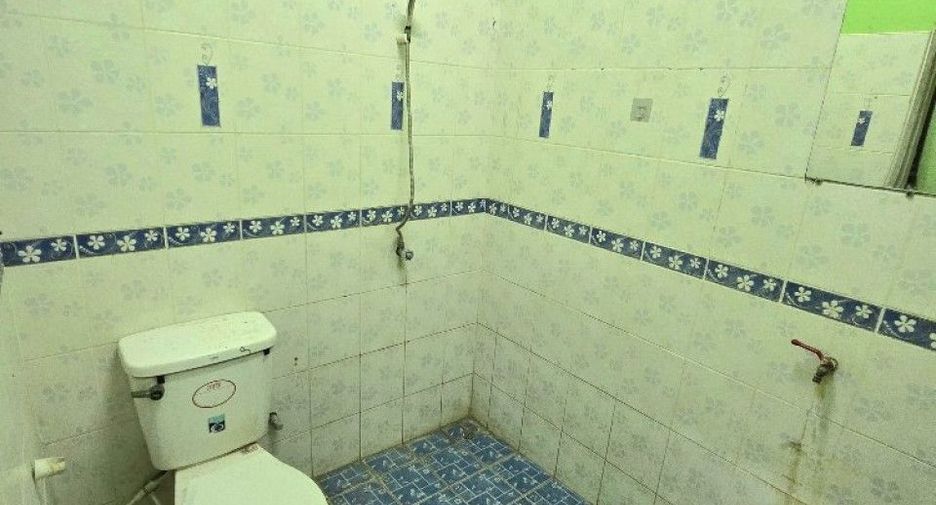 Casa adosada en venta de 2 habitaciones en Mueang Nakhon Pathom, Nakhon Pathom