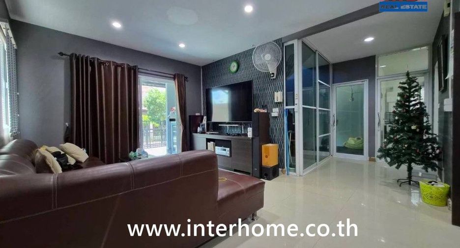 Casa en venta de 3 habitaciones en Phra Samut Chedi, Samut Prakan