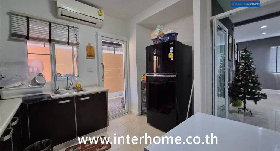 Casa en venta de 3 habitaciones en Phra Samut Chedi, Samut Prakan