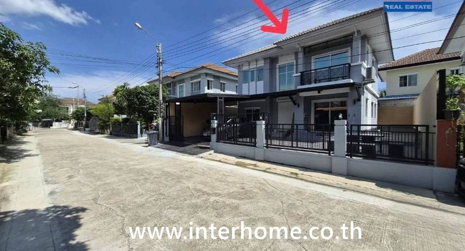 Casa en venta de 3 habitaciones en Phra Samut Chedi, Samut Prakan