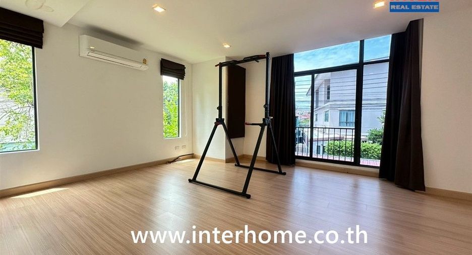Reihenhaus zum Kauf mit 3 Zimmer in Pak Kret, Nonthaburi