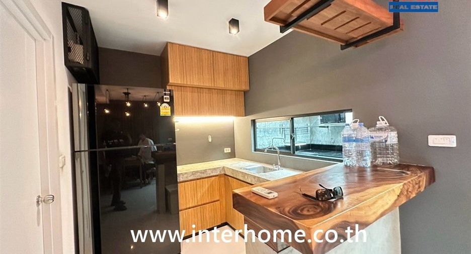 Reihenhaus zum Kauf mit 3 Zimmer in Pak Kret, Nonthaburi