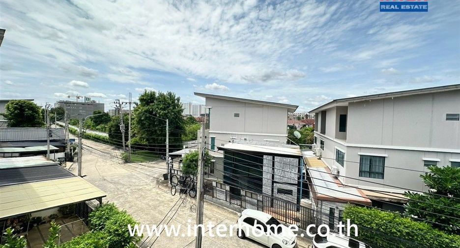 Reihenhaus zum Kauf mit 3 Zimmer in Pak Kret, Nonthaburi