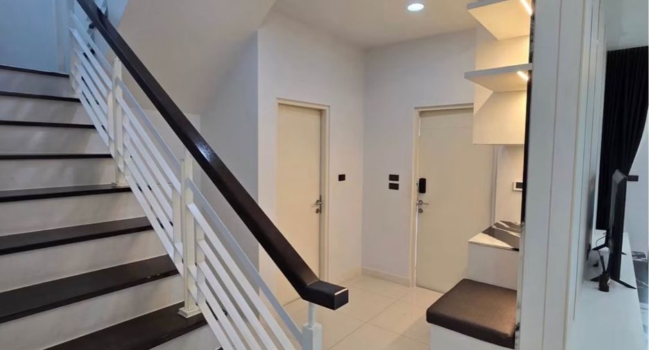 ให้เช่า 4 ห้องนอน บ้านเดี่ยว ใน บางกะปิ, กรุงเทพฯ