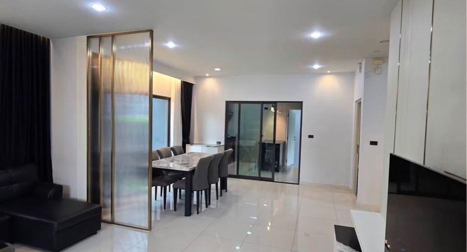 ให้เช่า 4 ห้องนอน บ้านเดี่ยว ใน บางกะปิ, กรุงเทพฯ