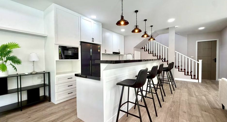 For sale 5 bedrooms house in Bang Lamung, Chonburi