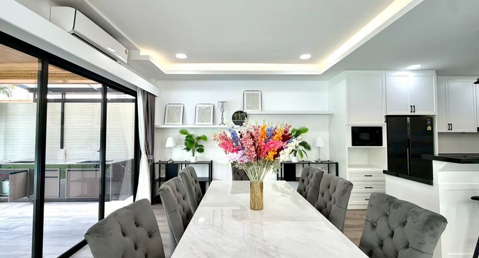 For sale 5 bedrooms house in Bang Lamung, Chonburi
