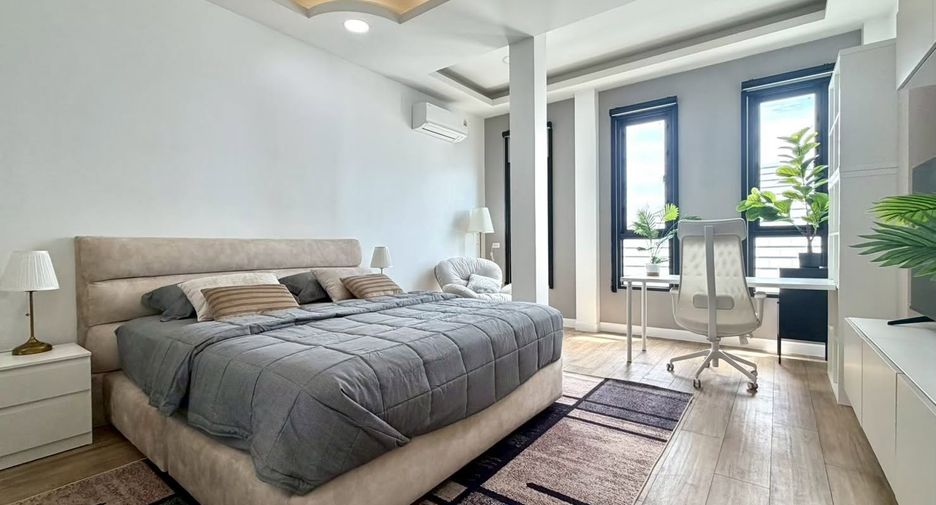 For sale 5 bedrooms house in Bang Lamung, Chonburi