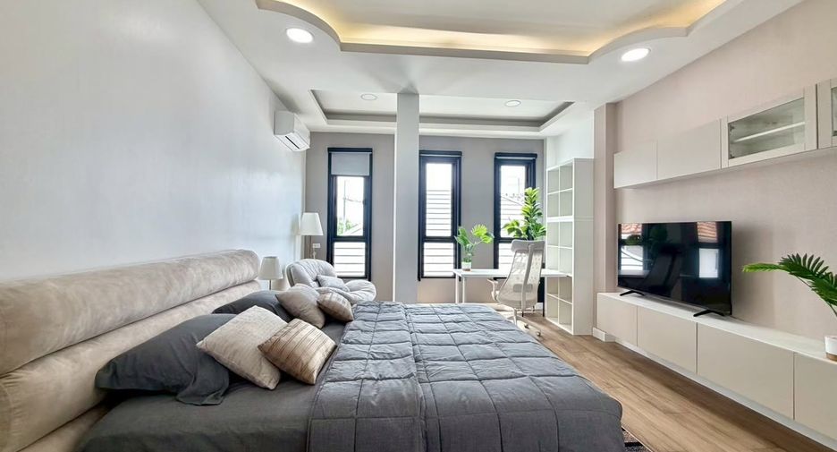 For sale 5 bedrooms house in Bang Lamung, Chonburi