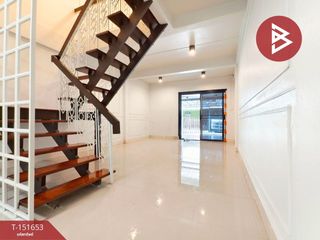 For sale 2 ベッドルーム townhouse in Mueang Samut Sakhon, Samut Sakhon