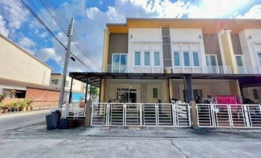 出租 4 卧室 独立屋 在 Saphan Sung, 曼谷